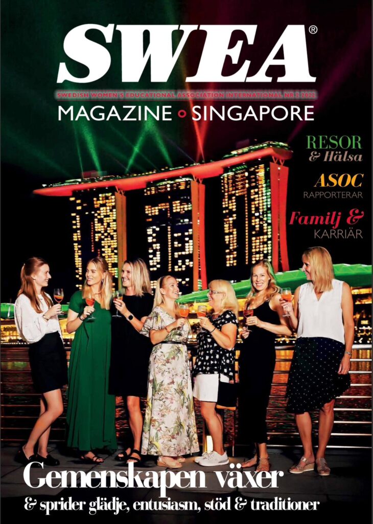Framsidan på SWEA Magazine nr 2 2022. 6 kvinnor framför Marina Bay Sands skyline.