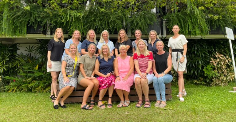 14 kvinnor som är aktiva i SWEA Singapore